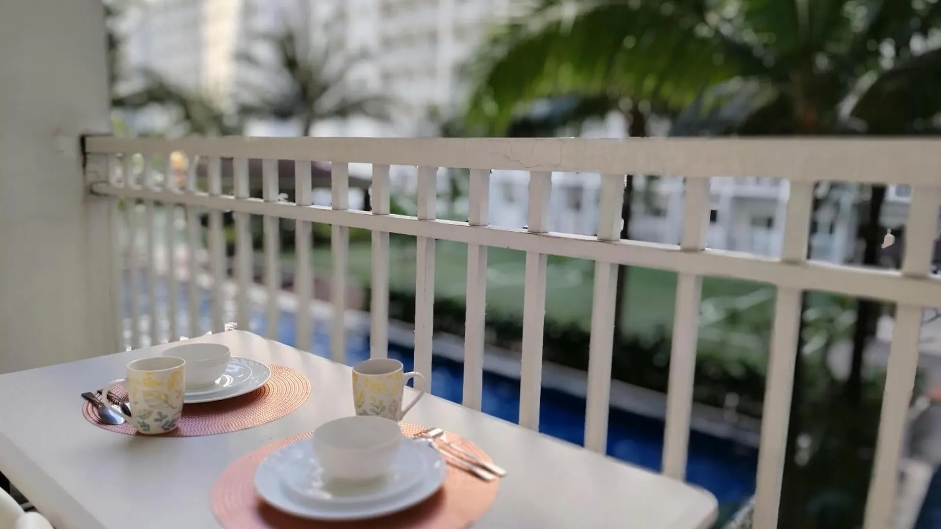 Aparthotel Shore Residences - 2 Bedroom Pool View Near Moa Manila